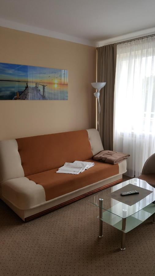 Zem-Tourist Hotel Pustkowo Buitenkant foto